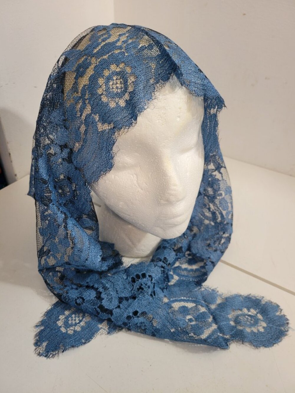 Vintage Head Cover In Lace For Church or ceremonies - Picture 4 of 7
